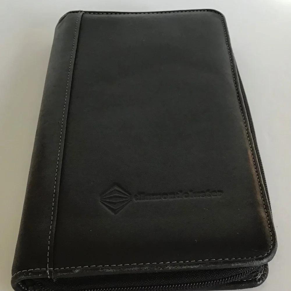 LEED’S Black Leather Passport‎ Organizer Zipper Close Card Slots Pocket Pen Slot